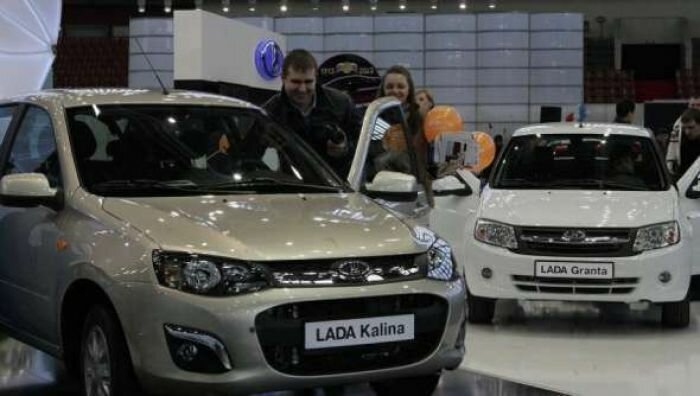 Компания «АвтоВАЗ» в марте снизил цены на Lada Granta и Lada Kalina