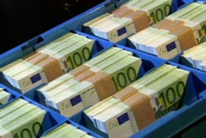 Евро преодолел отметку в 65 рублей