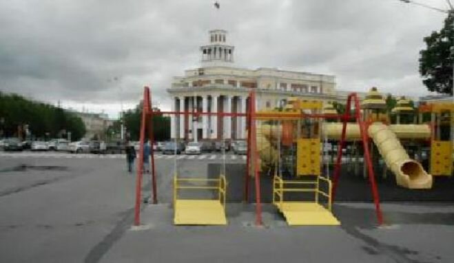 В городах Кузбасса появилось 113 игровых площадок для детей-инвалидов