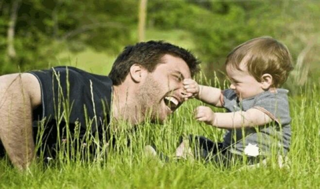Длительное пребывание отца на работе влияет на поведение сына
