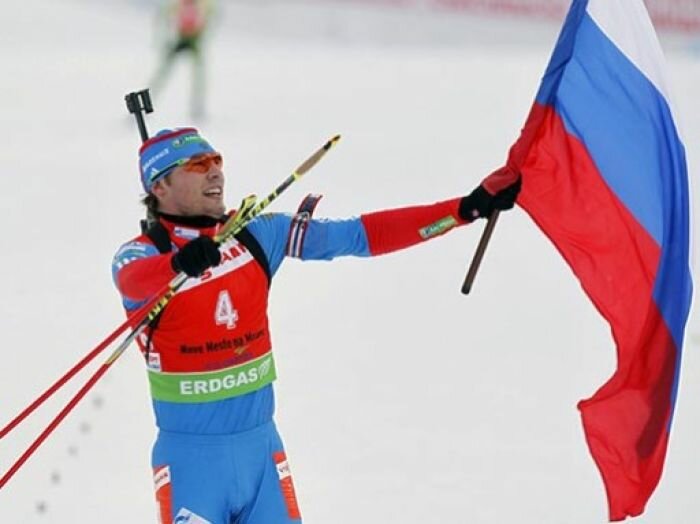 Сборная России выиграла эстафету благодаря золотому финишу Шипулина
