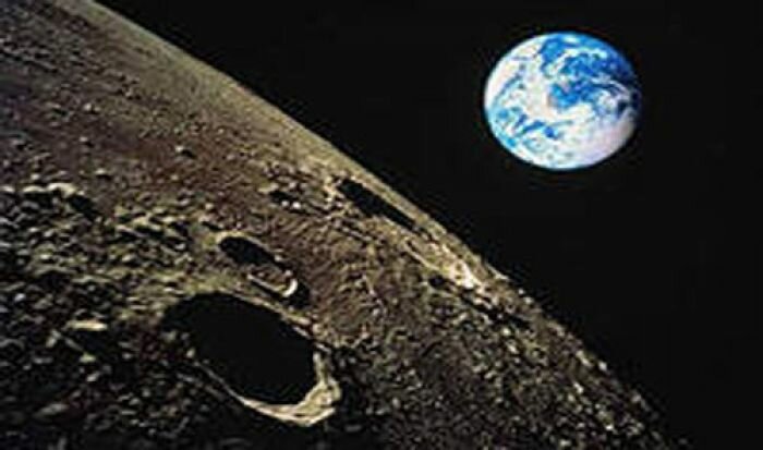 Роскосмос открестился от продажи коммерческих путешествий к Луне