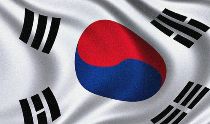 По телевидению КНДР впервые показали флаг Южной Кореи