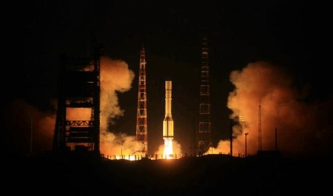 Первый после аварии в июле «Протон» со спутником связи стартовал с Байконура