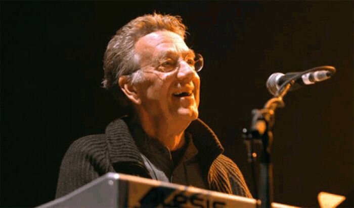 Скончался один из основателей группы The Doors Рэй Манзарек